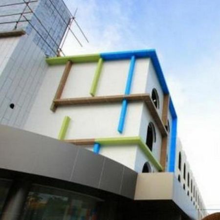 Hotel Papa Bangkok Siriraj Banguecoque Exterior foto