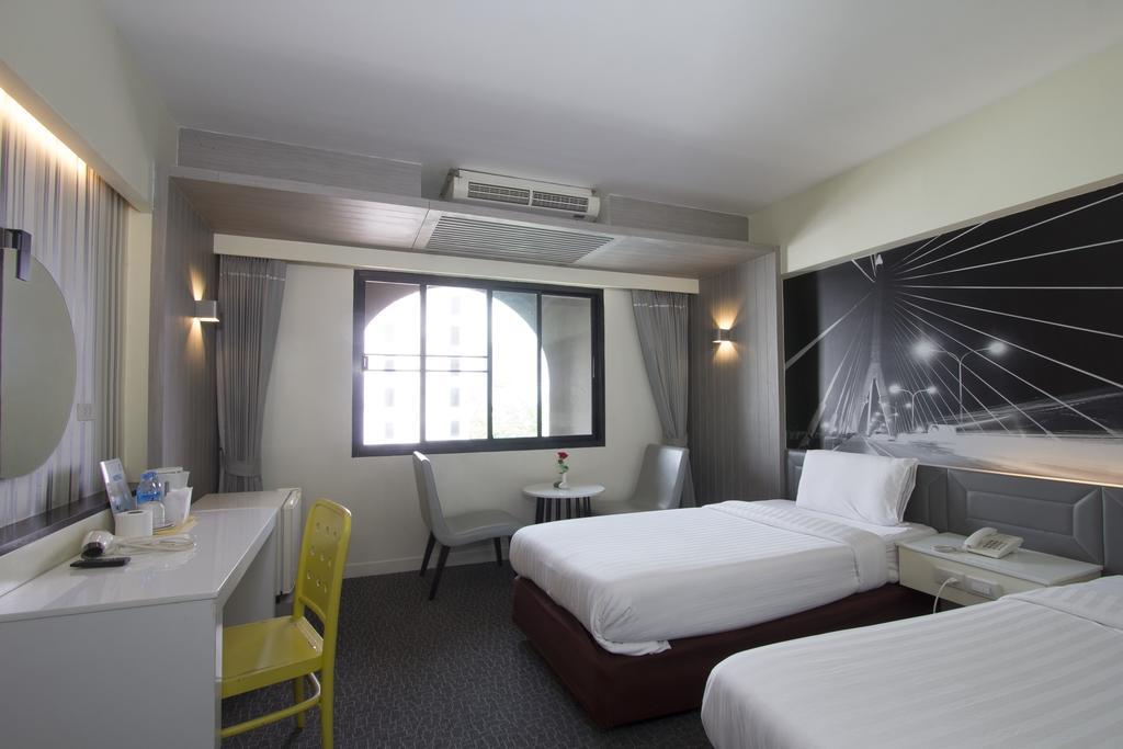 Hotel Papa Bangkok Siriraj Banguecoque Exterior foto