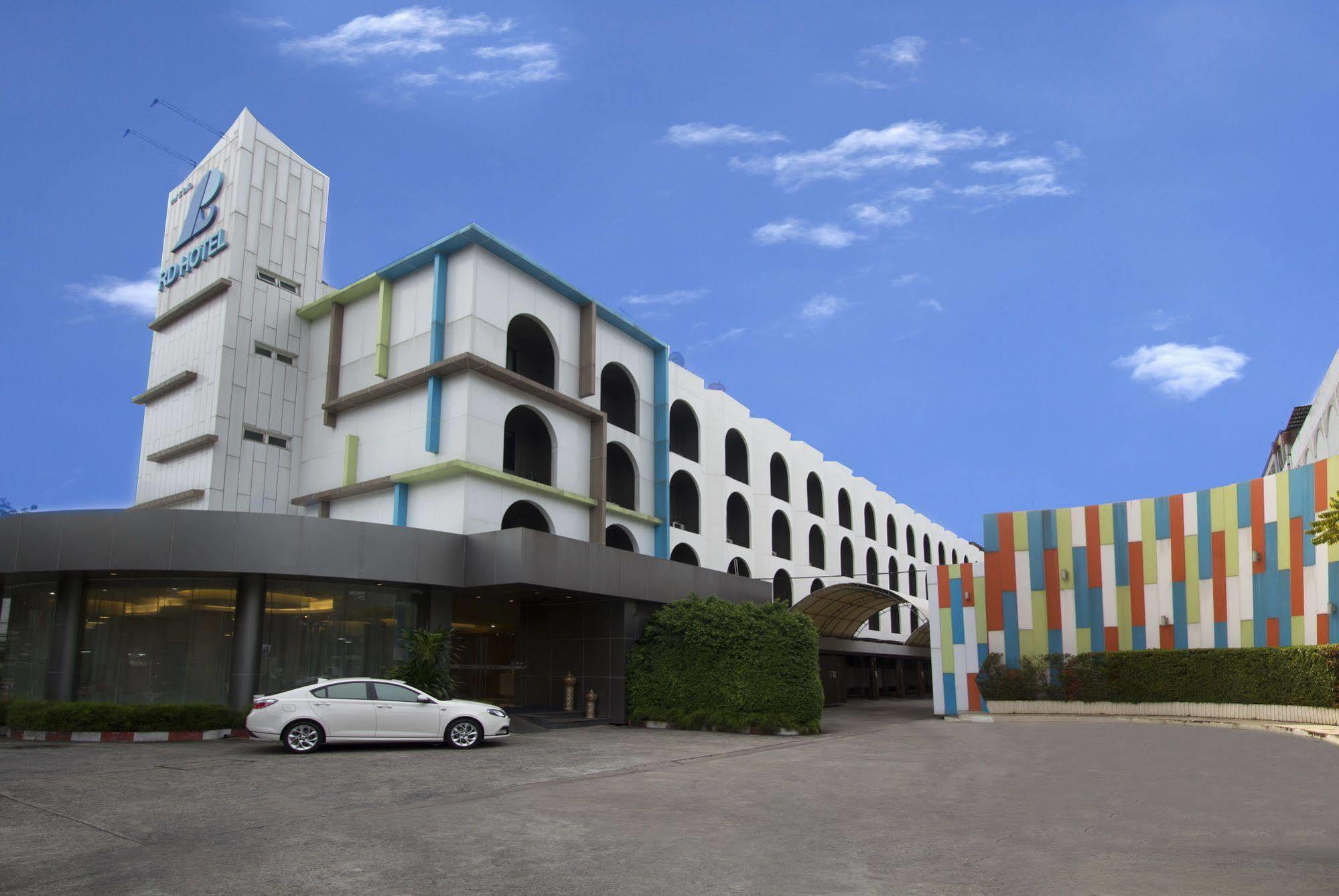 Hotel Papa Bangkok Siriraj Banguecoque Exterior foto